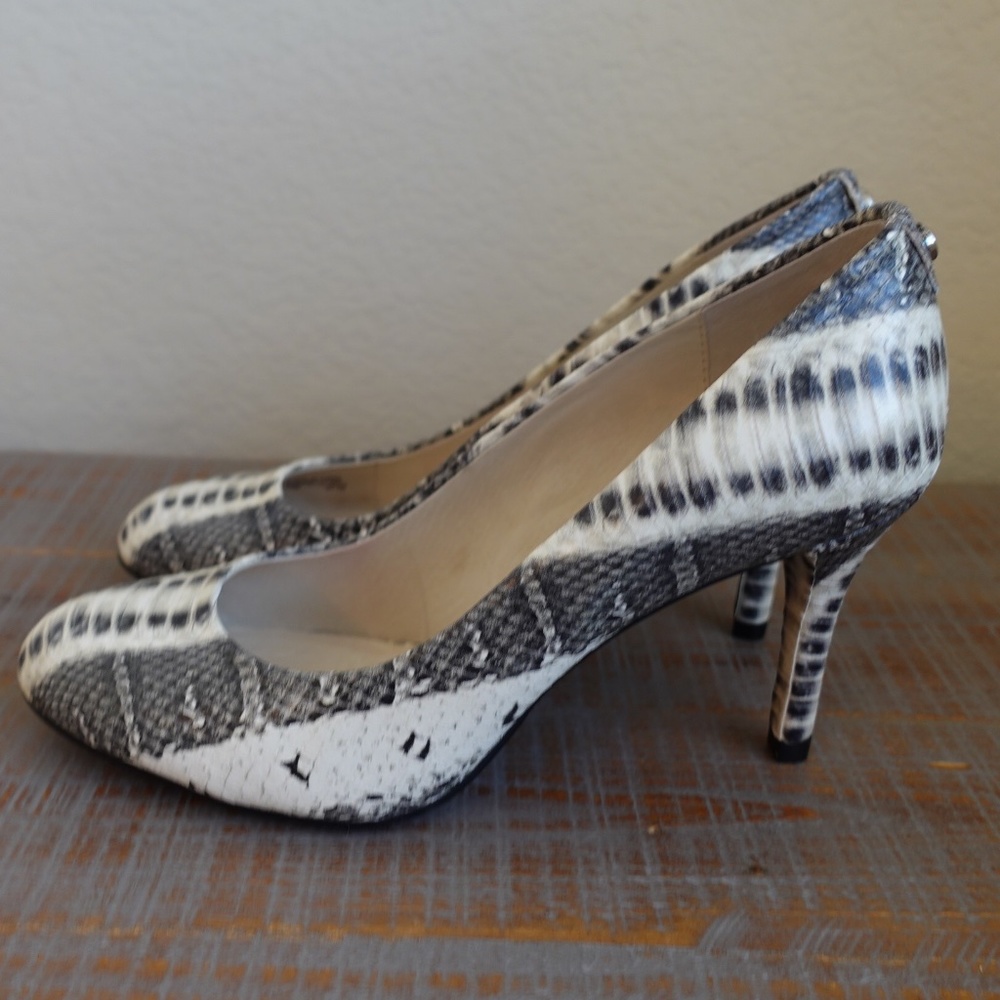 MICHAEL Michael Kors Snake Print Pumps - Picture 5 of 10
